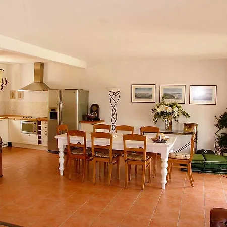 Villa - Cannes, 3 Bedrooms, 6 Persons *