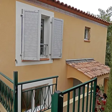 - Cannes, 3 Bedrooms, 6 Persons Cannes