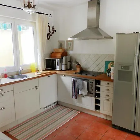 - Cannes, 3 Bedrooms, 6 Persons Villa *